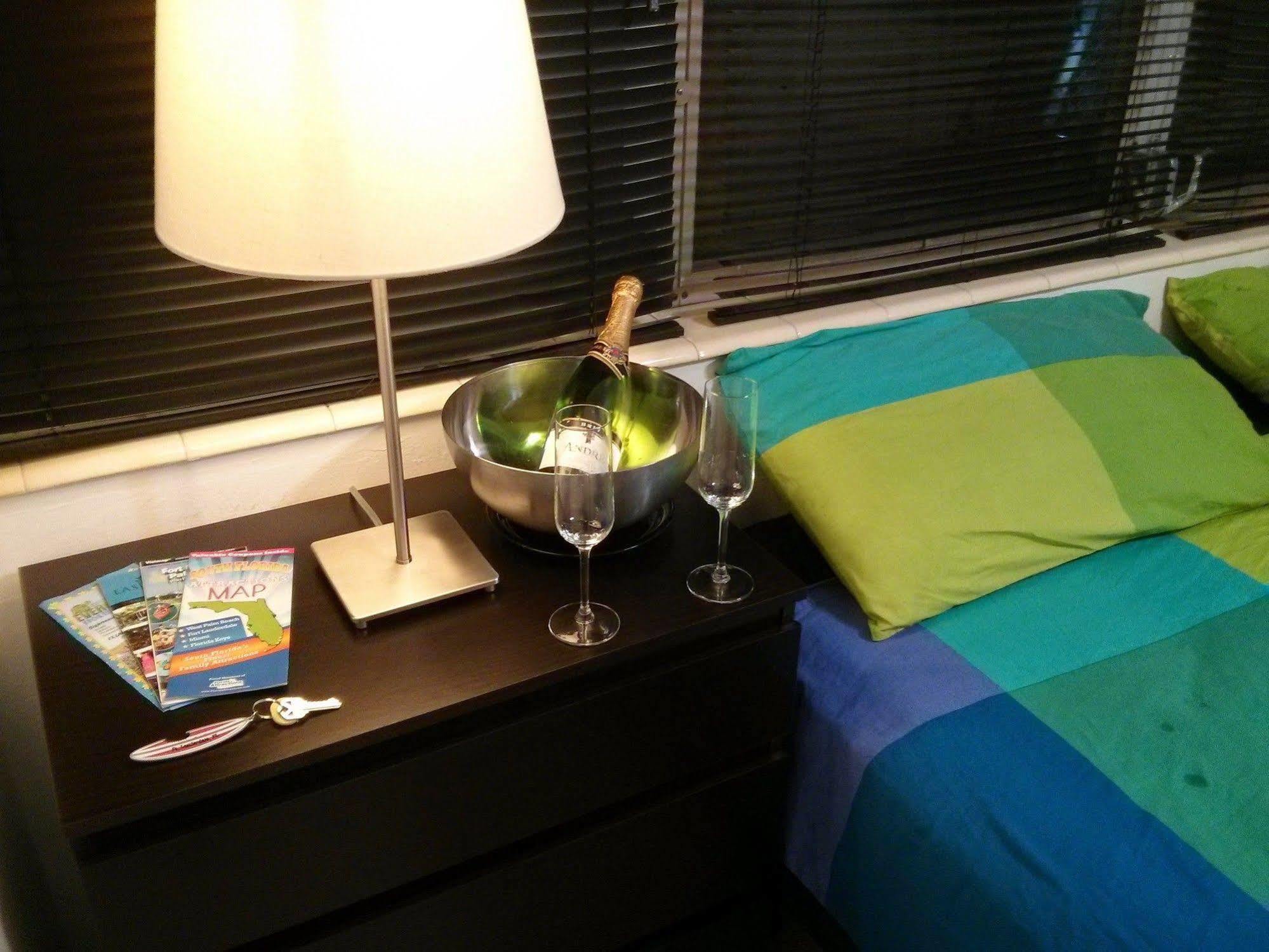 Blue Ocean Guesthouse Oakland Park Esterno foto