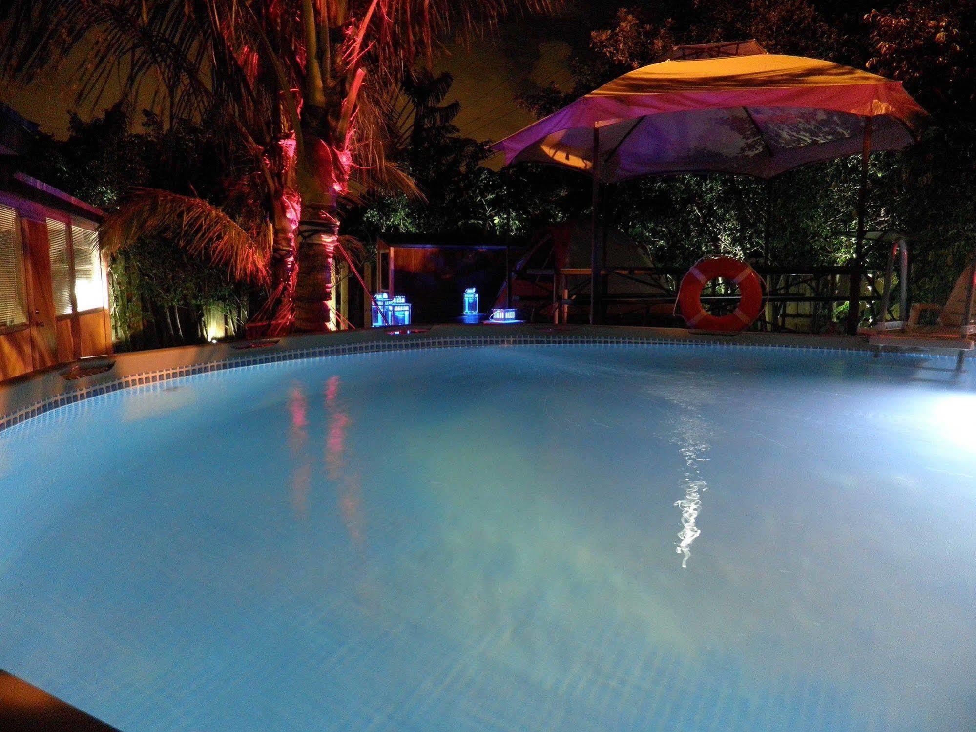 Blue Ocean Guesthouse Oakland Park Esterno foto