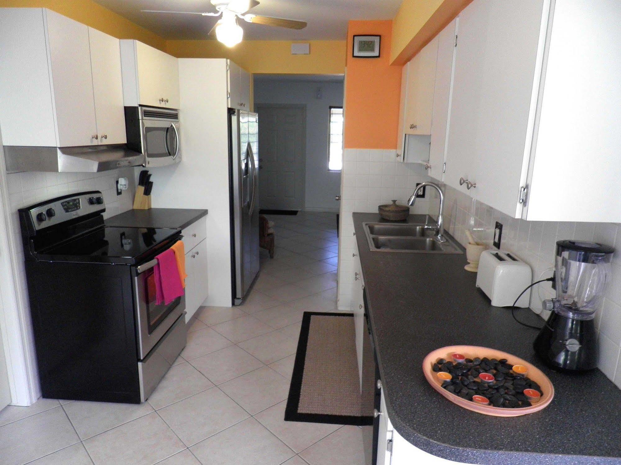 Blue Ocean Guesthouse Oakland Park Esterno foto