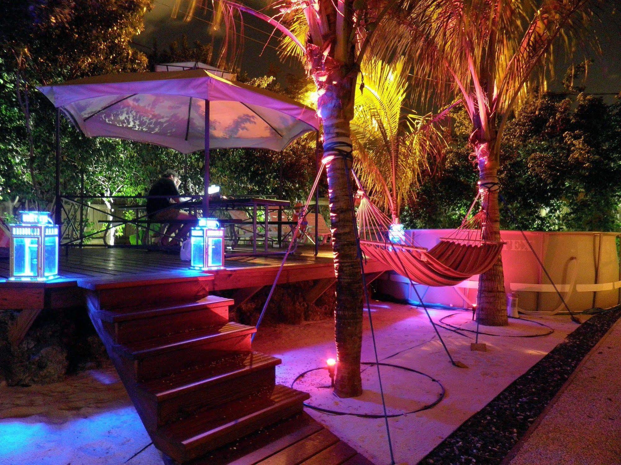 Blue Ocean Guesthouse Oakland Park Esterno foto